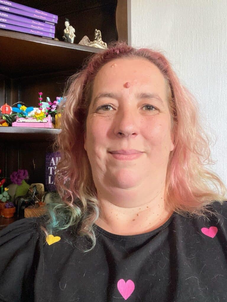 Bianca Johnson current selfie at her desk 